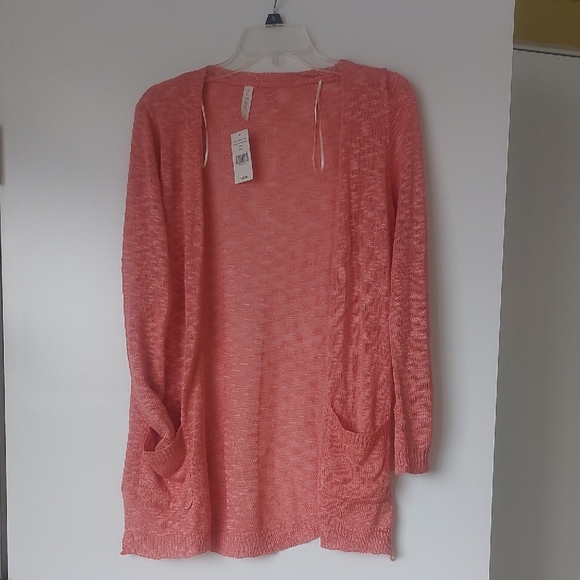mia & tess Sweaters - NWT Coral Cardigan - Mia & Tess, Size Small